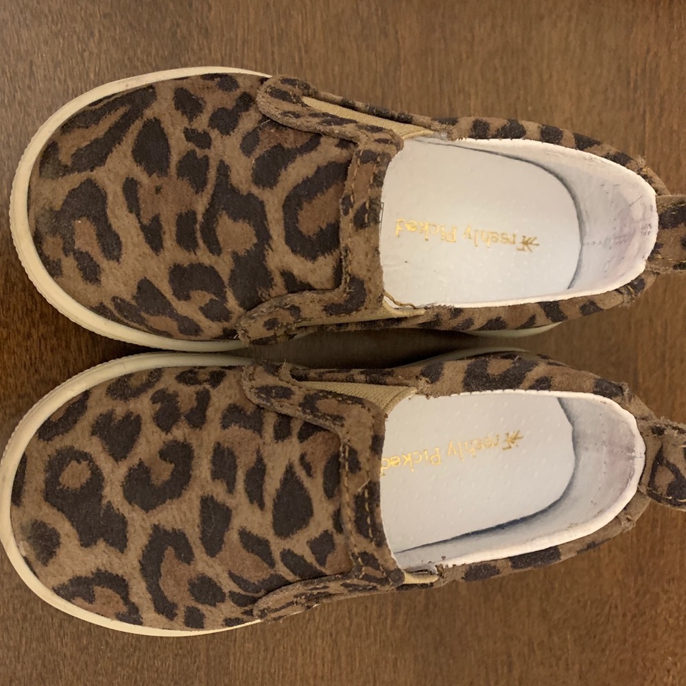 Freshly picked leopard sneakers